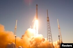 Ракета компании SpaceX Илона Маска "Falcon 9"